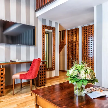 Hotel Panthéon 4*