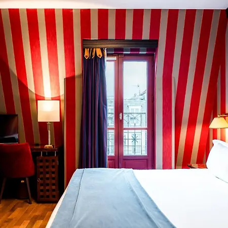 Panthéon 4*