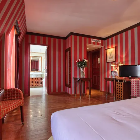 Hotel Pantheon 4*