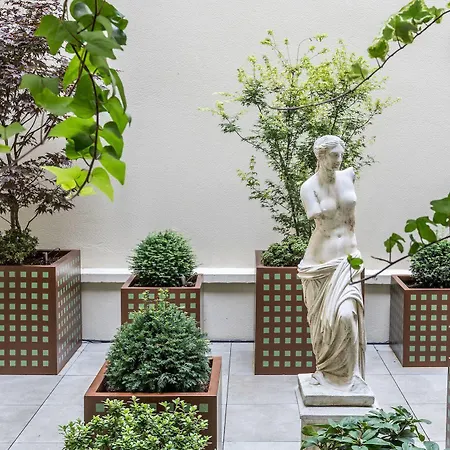 Hotel Pantheon 4*