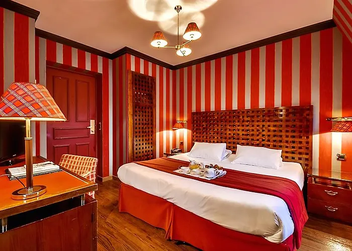 Hotel Pantheon Paris