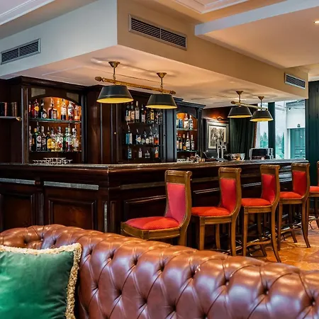 Hotel Panthéon 4*