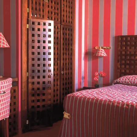 Hotel Panthéon Parigi