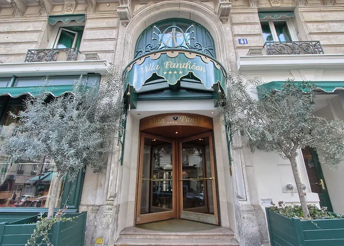 Отель Pantheon